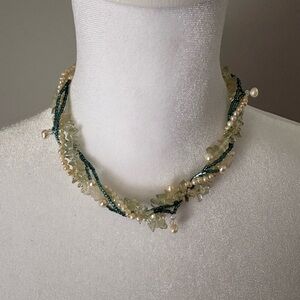 Elegant Freshwater Pearl and Bead Necklace
